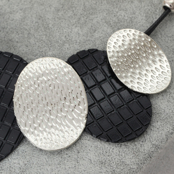 Stílusos női nyaklánc két színben