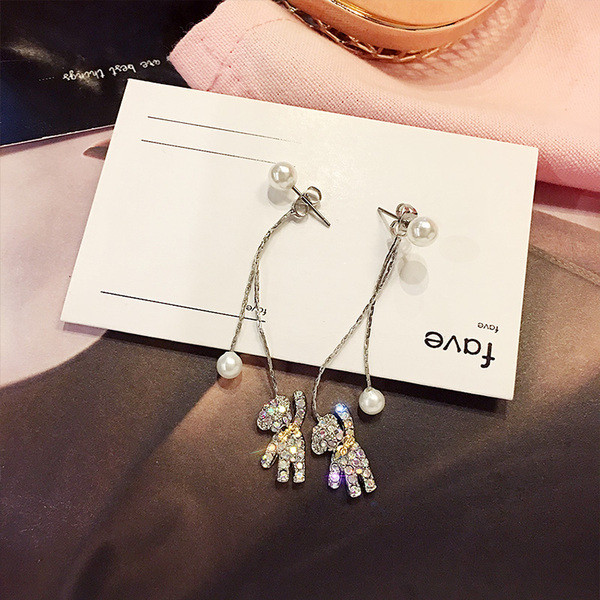 Női fülbevaló ezüst színben medállal