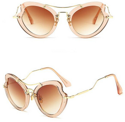 Modern női napszemüveg nem szabványos formával, többféle színben