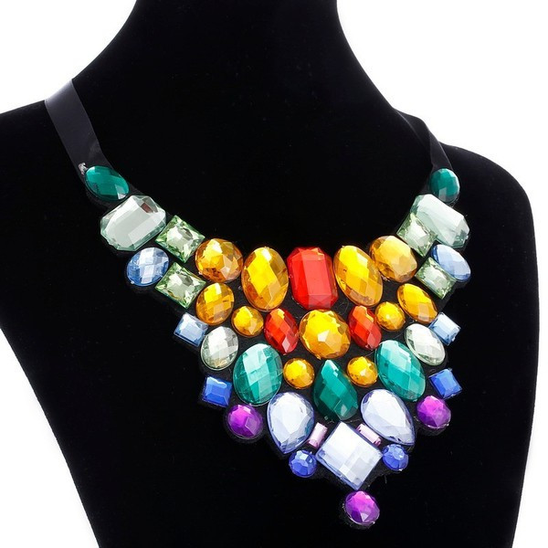 Colier de damă modern colorat