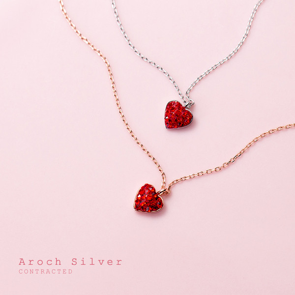 Modern női nyaklánc két színben, piros medállal