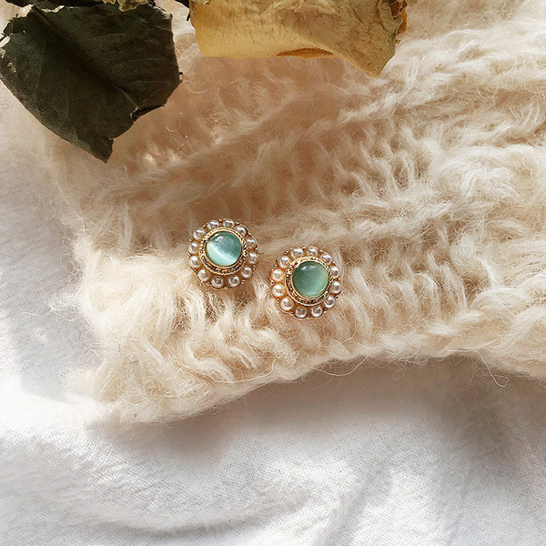 Cercei eleganti de dama cu perle in trei culori