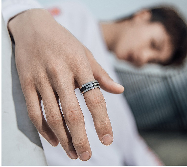 Férfi gyűrű ezüst színű kereszttel