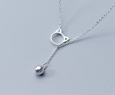 Modern női nyaklánc medállal, ezüst színben