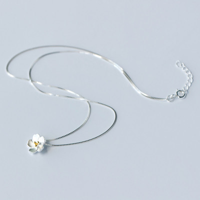 Colier de dama modern cu element floral