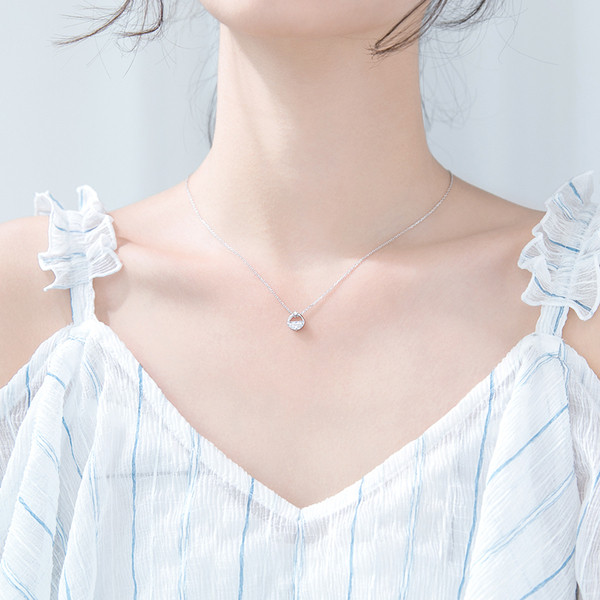 Colier de dama modern cu pietre decorative