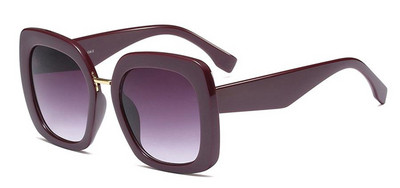 Aktuális női napszemüveg négyzet alakú több színben