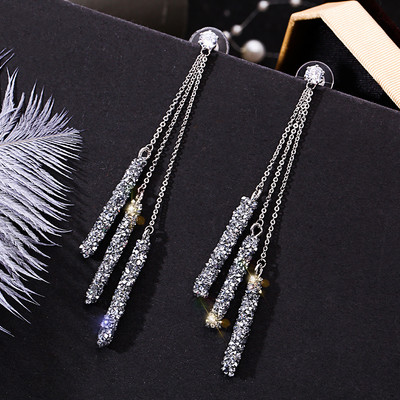 Κομψά κυρίες σκουλαρίκια με πέτρες σε δύο χρώματα