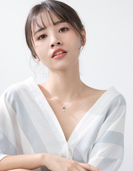 Colier zilnic de dama de culoare argintie cu pietre