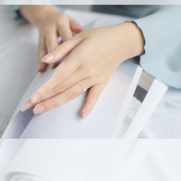 Inel delicat de dama de culoare argintie