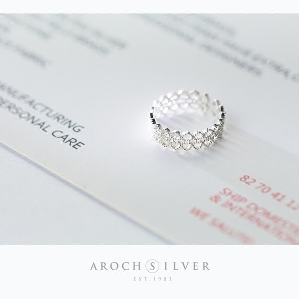 Inel delicat de dama de culoare argintie