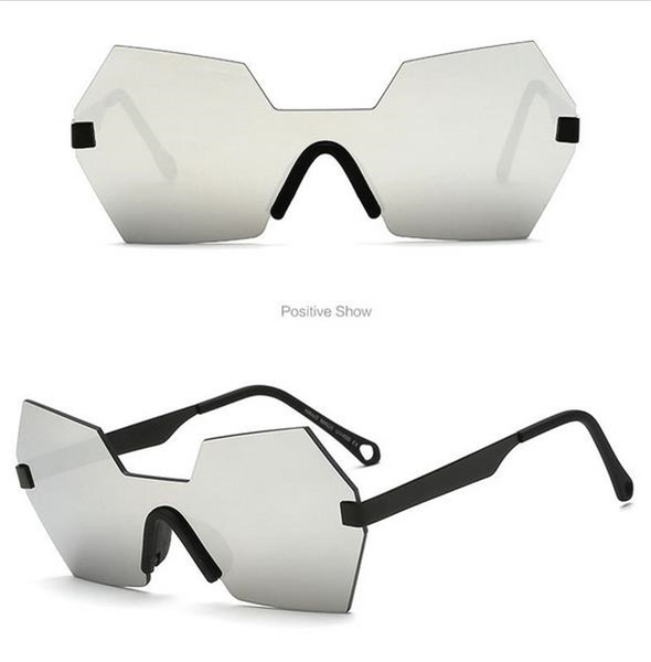 Nem szabványos formájú női szemüveg több színben