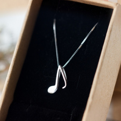 Napi női nyaklánc, ezüst színű jegyzetekkel