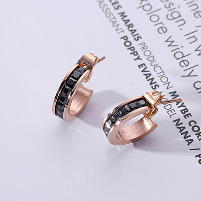 Γυναικεία μικρά σκουλαρίκια με διακοσμητικές πέτρες σε δύο χρώματα