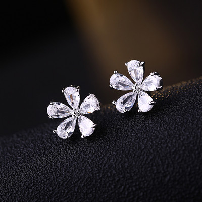 Κυρίες μόδας σκουλαρίκια με πέτρες σε τέσσερα χρώματα