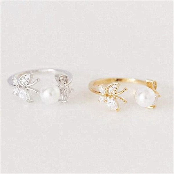 Elegáns, gyöngyökkel és kövekkel díszített női gyűrű két színben