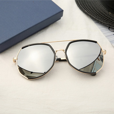 Κομψά γυαλιά ηλίου σε διάφορα χρώματα κατάλληλα για άνδρες και γυναίκες