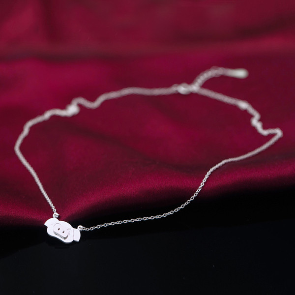 Colier de dama actual cu element de culoare argintie