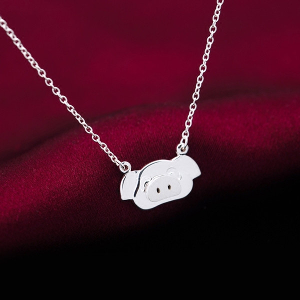 Colier de dama actual cu element de culoare argintie