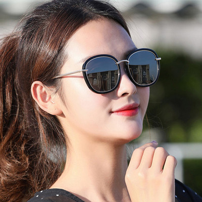 Női napszemüveg tükrös lencsékkel, kerek formával több színben