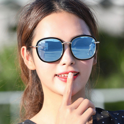 Női napszemüveg tükrös lencsékkel, kerek formával több színben