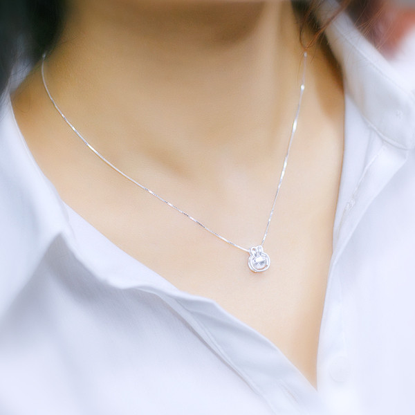 Colier modern pentru femei de culoare argintie