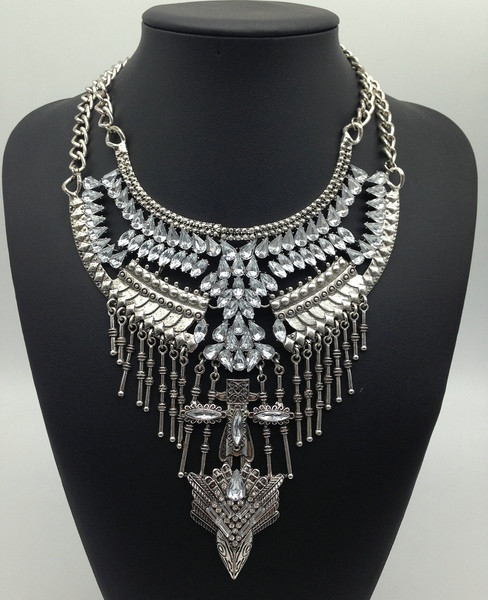 Colier de dama actual cu pietre in doua culori