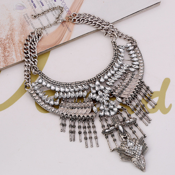 Colier de dama actual cu pietre in doua culori