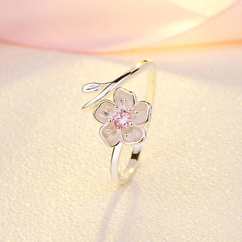 Κομψό δαχτυλίδι κυρίες με έγχρωμη πέτρα