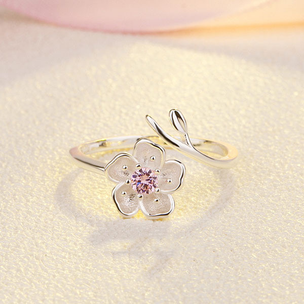 Κομψό δαχτυλίδι κυρίες με έγχρωμη πέτρα