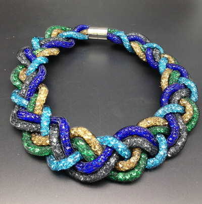 Colier elegant de dama cu efect stralucitor in mai multe culori