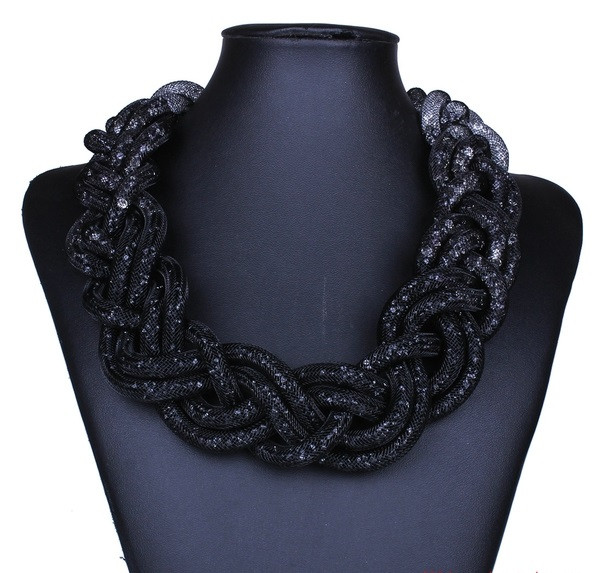 Colier elegant de dama cu efect stralucitor in mai multe culori