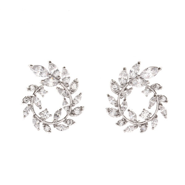 Stílusos női fülbevaló ezüst színben kövekkel