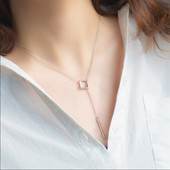 Stílusos női nyaklánc medállal két modell