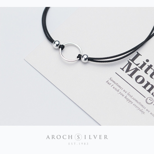 Vékony női choker fém elemekkel