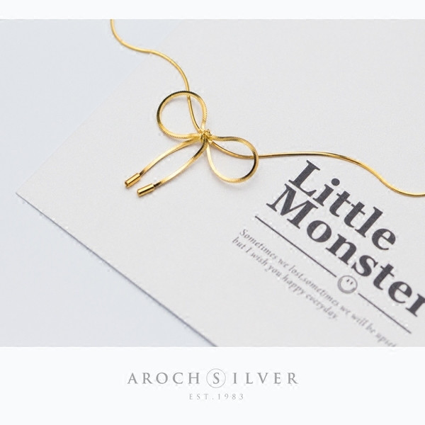 Colier de dama modern cu panglica de culoare aurie