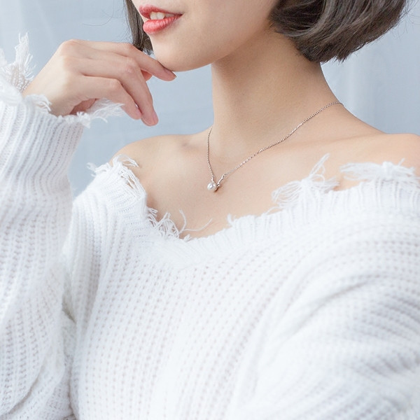 Colier de dama modern cu perla de culoare argintie