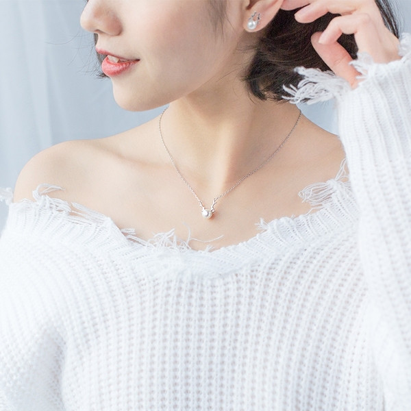 Colier de dama modern cu perla de culoare argintie