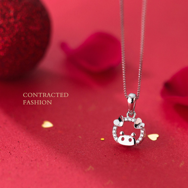 Modern női lánc díszkövekkel