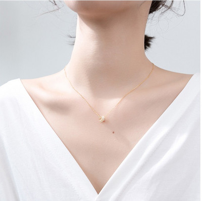 Modern női nyaklánc koronával, két színben