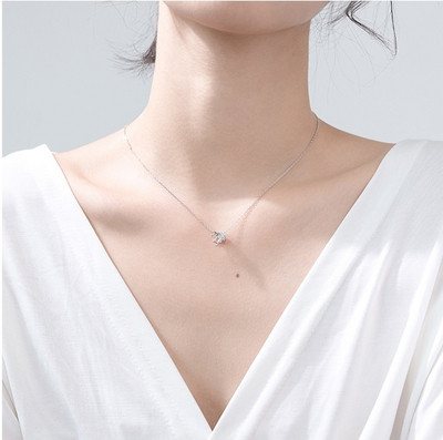 Modern női nyaklánc koronával, két színben