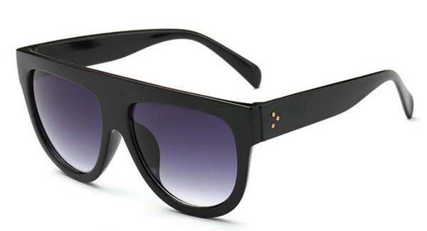 Aktuális női napszemüveg széles kerettel több színben