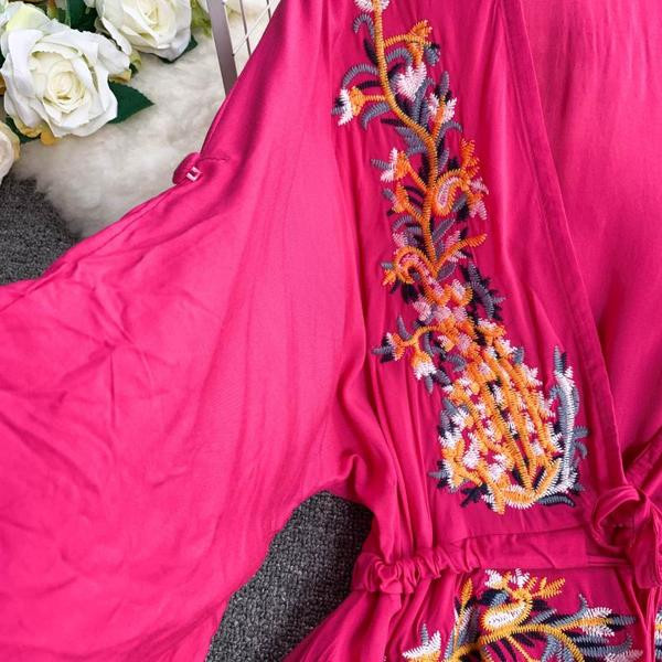 Salopeta de vara dama cu broderie si decolteu in V in culoarea ciclamenului