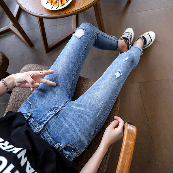 Alkalmi női farmernadrág többféle modellben