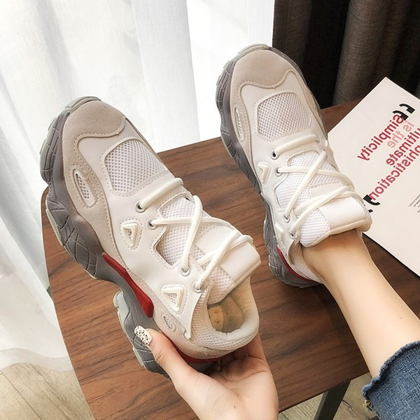 ÚJ Modern női tornacipő durva talppal, két színben