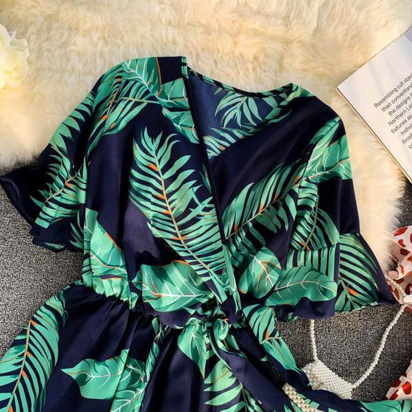 Salopeta de dama actuala cu motiv floral in trei culori