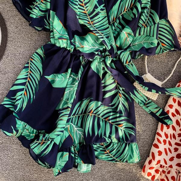 Salopeta de dama actuala cu motiv floral in trei culori