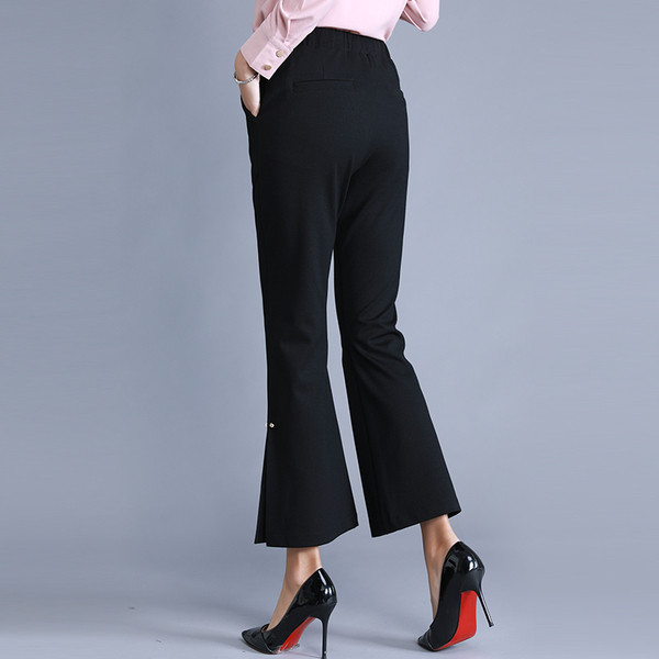 Stílusos női nadrág magas derékkal, oldalt hasítékkal