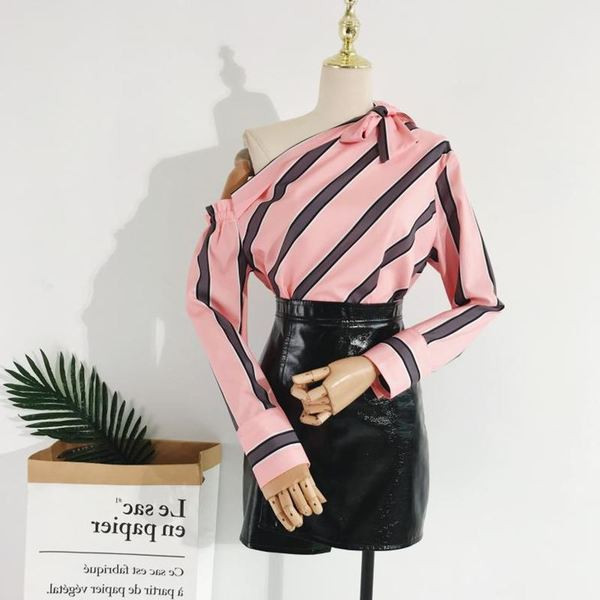 Stílusos női ing ejtett ujjakkal és szalaggal, két színben