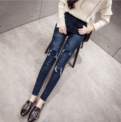 Κομψά γυναικεία τζιν σε μαύρο χρώμα